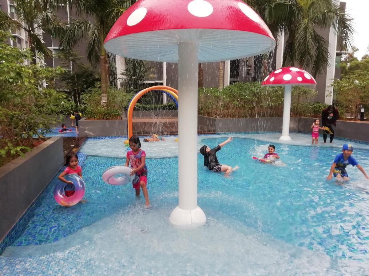 FZ Almyra Homestay Kajang Exteriör bild